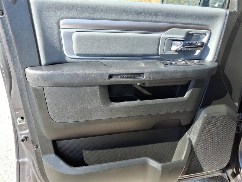 2024 RAM 1500 Classic SLT