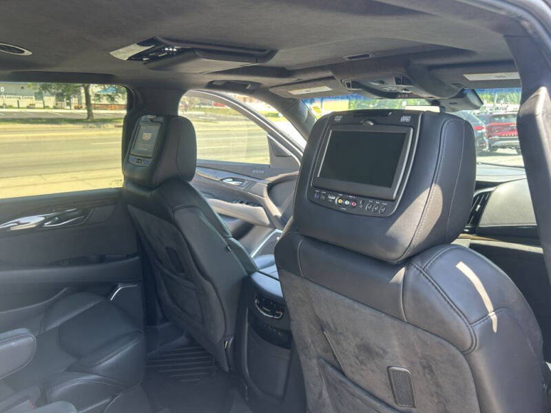 2019 Cadillac Escalade Platinum