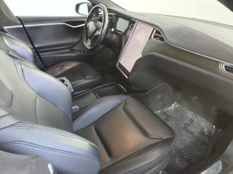 2016 Tesla Model S 70D