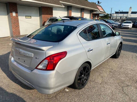 2019 Nissan Versa SV