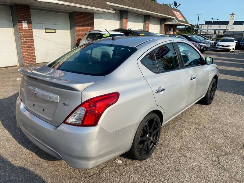 2019 Nissan Versa SV
