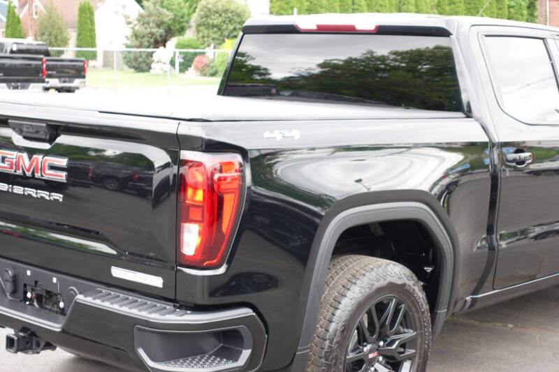 2025 GMC Sierra 1500 Elevation Standard