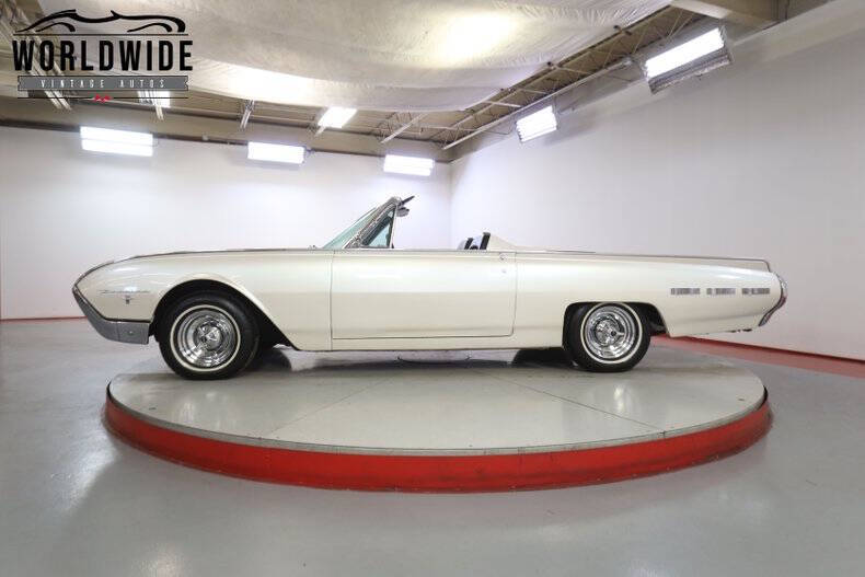 1962 Ford Thunderbird