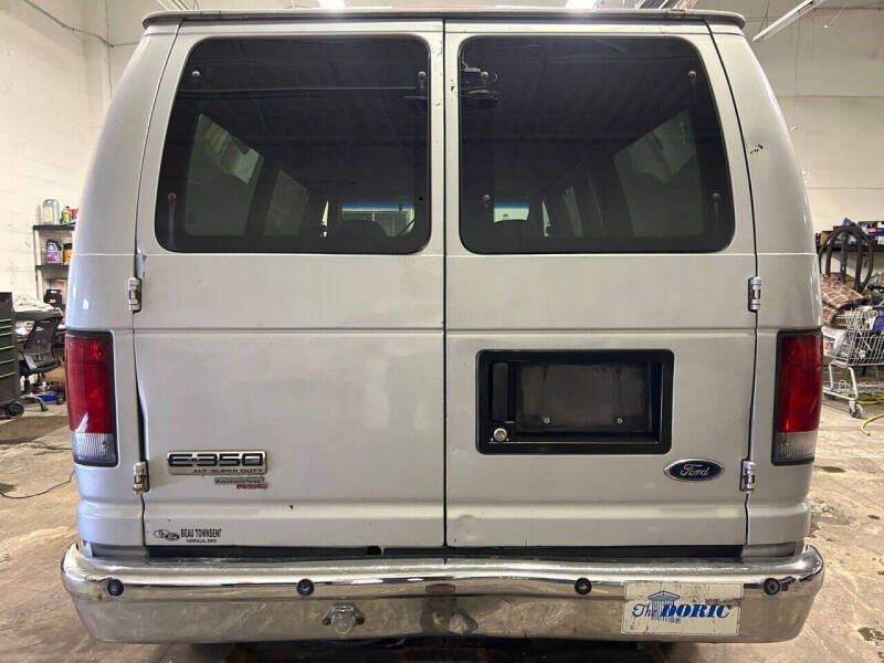 2008 Ford E-Series E-350 SD XLT
