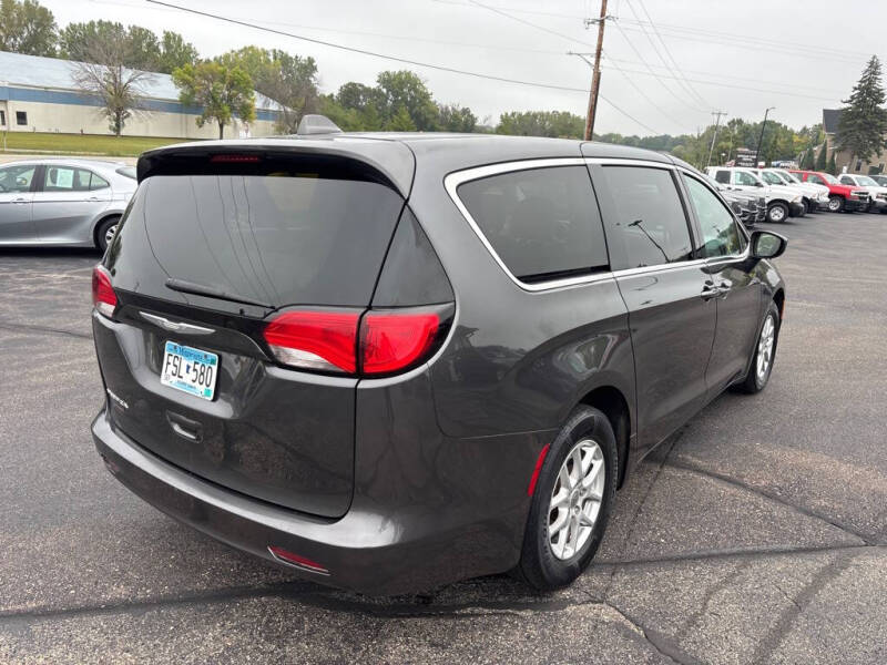 2017 Chrysler Pacifica Touring