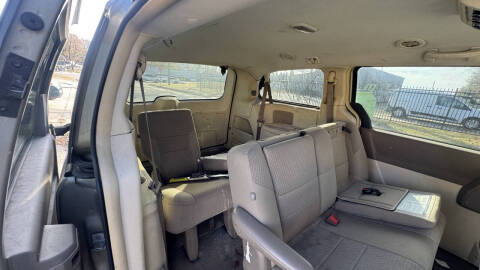 2008 Chrysler Town and Country LX