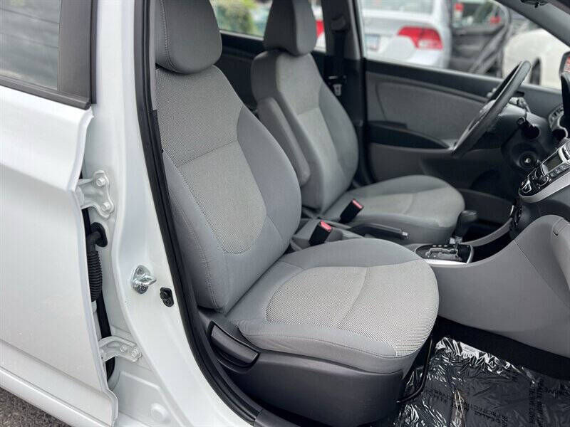 2013 Hyundai Accent GS