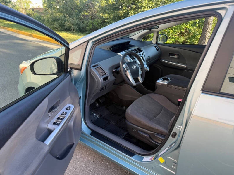 2014 Toyota Prius v Three