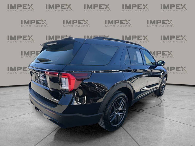 2025 Ford Explorer ST-Line