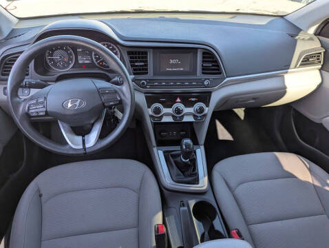 2019 Hyundai Elantra SE
