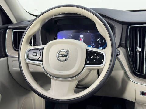 2023 Volvo XC60 B5 Ultimate Dark Theme