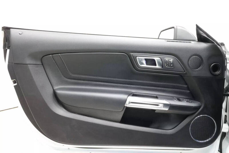 2022 Ford Mustang Mach 1