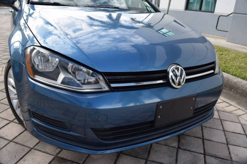 2015 Volkswagen Golf TDI SE