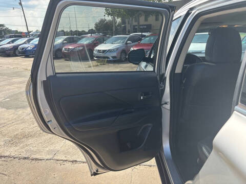 2019 Mitsubishi Outlander SE