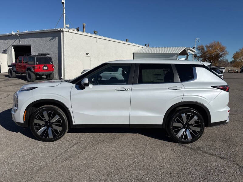 2025 Mitsubishi Outlander SE