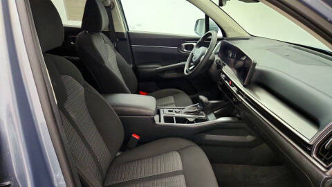 2025 Kia Sorento LX