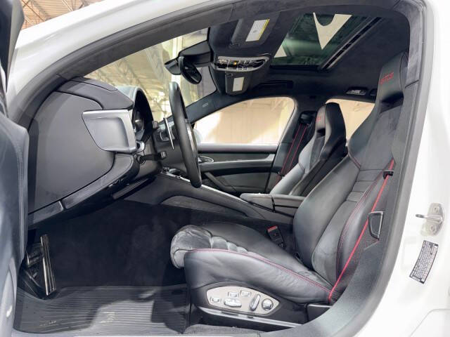 2015 Porsche Panamera GTS