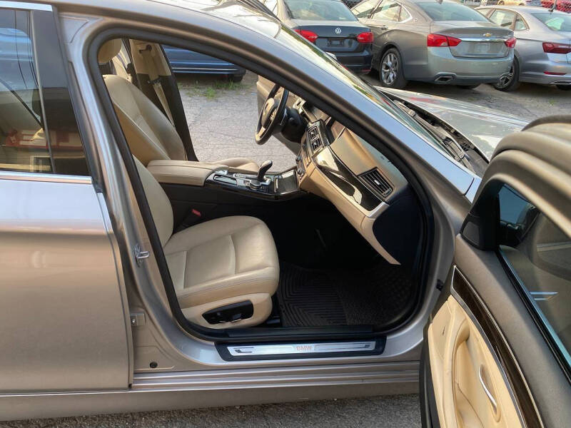 2016 BMW 5 Series 528i