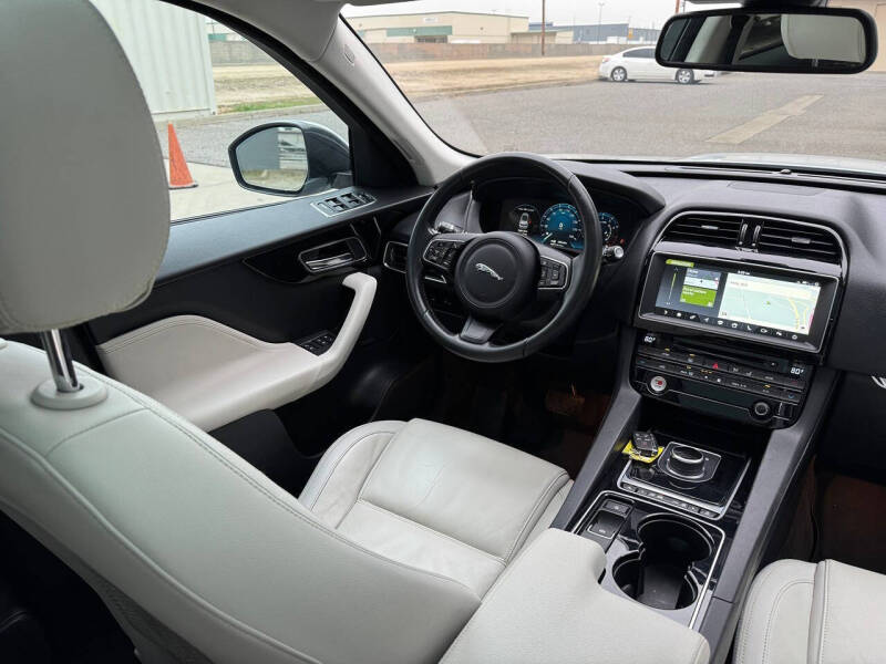 2017 Jaguar F-PACE 35t Prestige