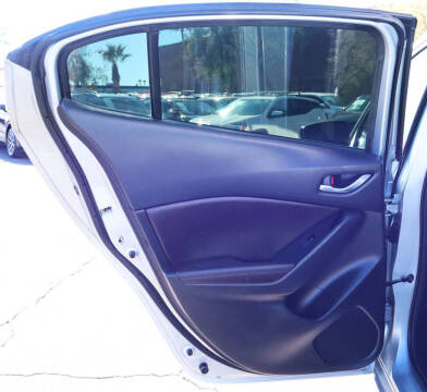 2018 Mazda MAZDA3 Touring