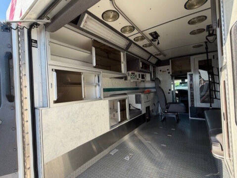 2003 Ford E-Series E-450 SD