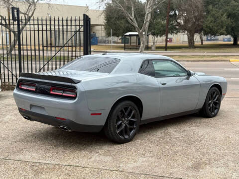 2021 Dodge Challenger SXT