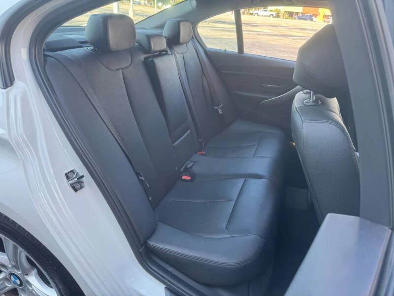 2012 BMW 3 Series 328i