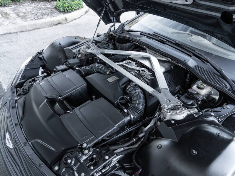 2021 Aston Martin Vantage