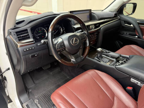 2017 Lexus LX 570