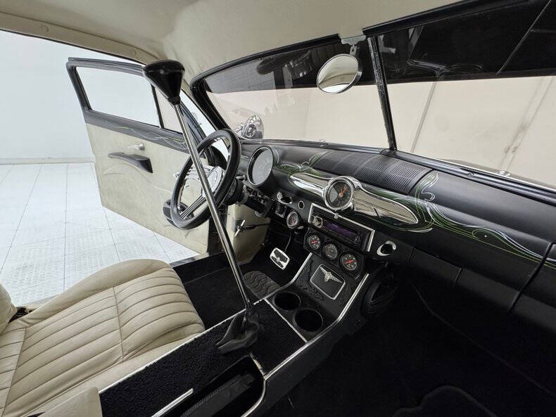 1950 Ford Deluxe