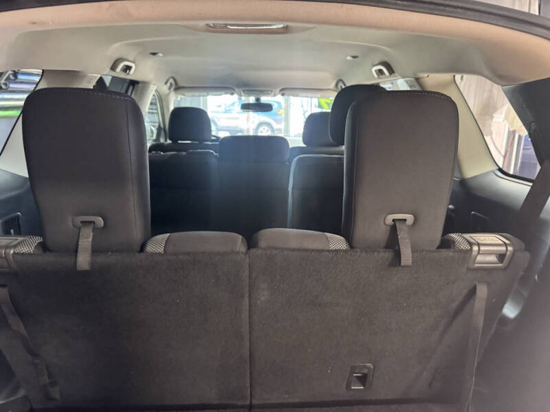 2017 Nissan Pathfinder SV