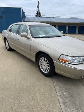 2004 Lincoln Town Car for sale at New Rides in Portsmouth OH
