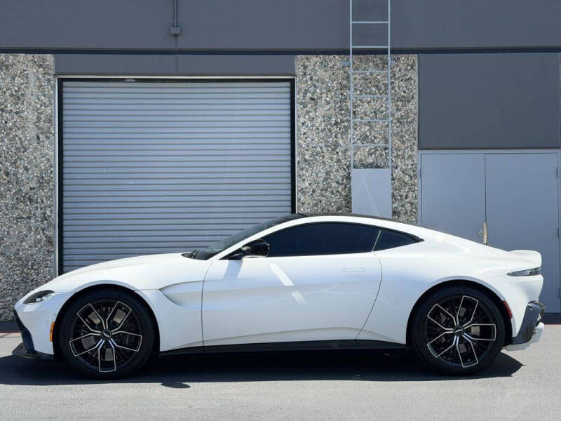 2022 Aston Martin Vantage