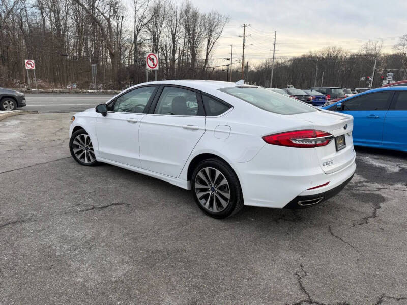 2020 Ford Fusion SE