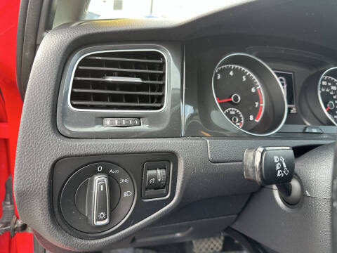 2019 Volkswagen Golf SE
