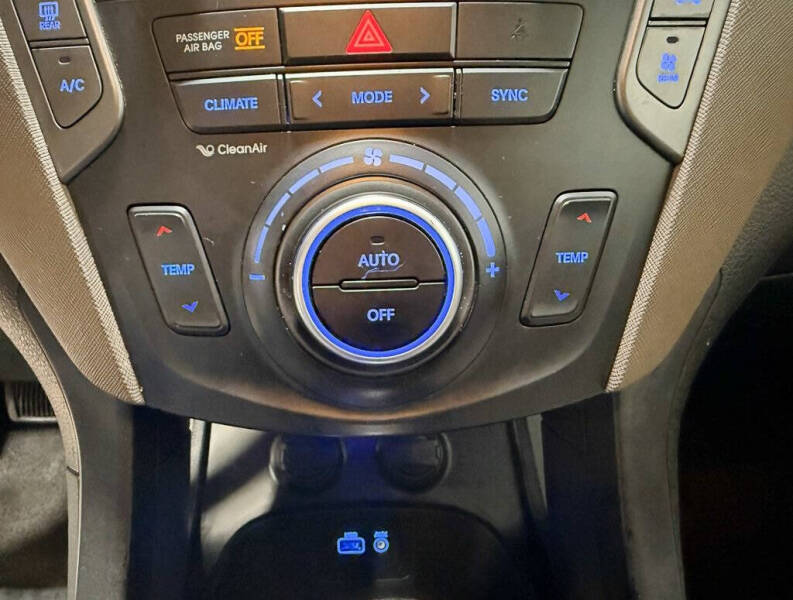 2017 Hyundai Santa Fe SE