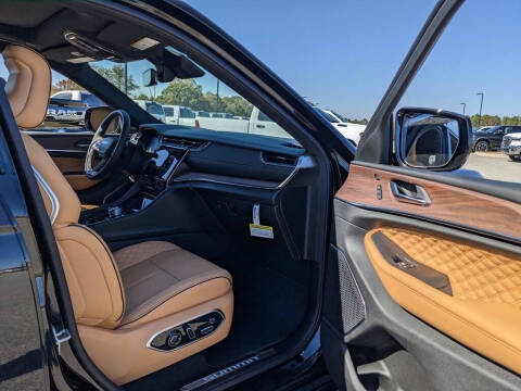 2025 Jeep Grand Cherokee Summit