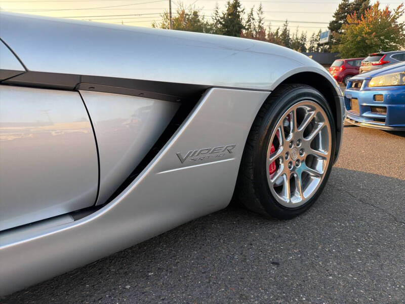 2004 Dodge Viper SRT-10