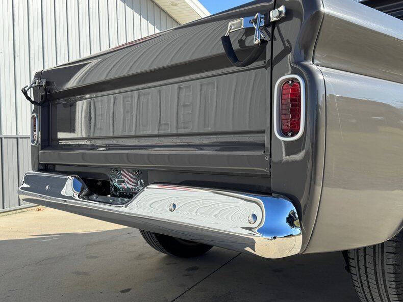 1961 Chevrolet Apache