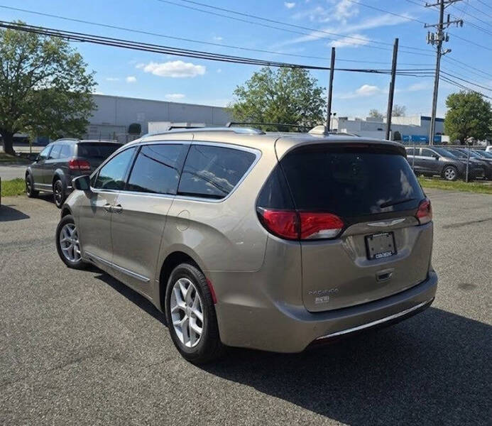 2018 Chrysler Pacifica Touring L Plus