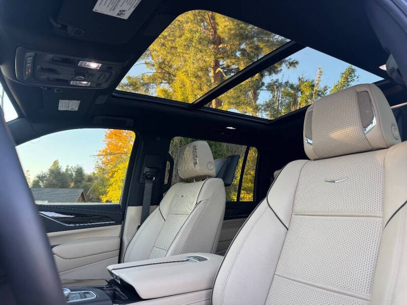 2024 Cadillac Escalade ESV Premium Luxury