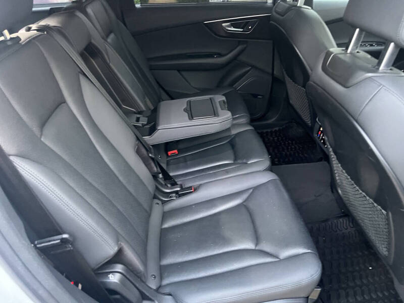 2020 Audi Q7 quattro Premium Plus 55 TFSI