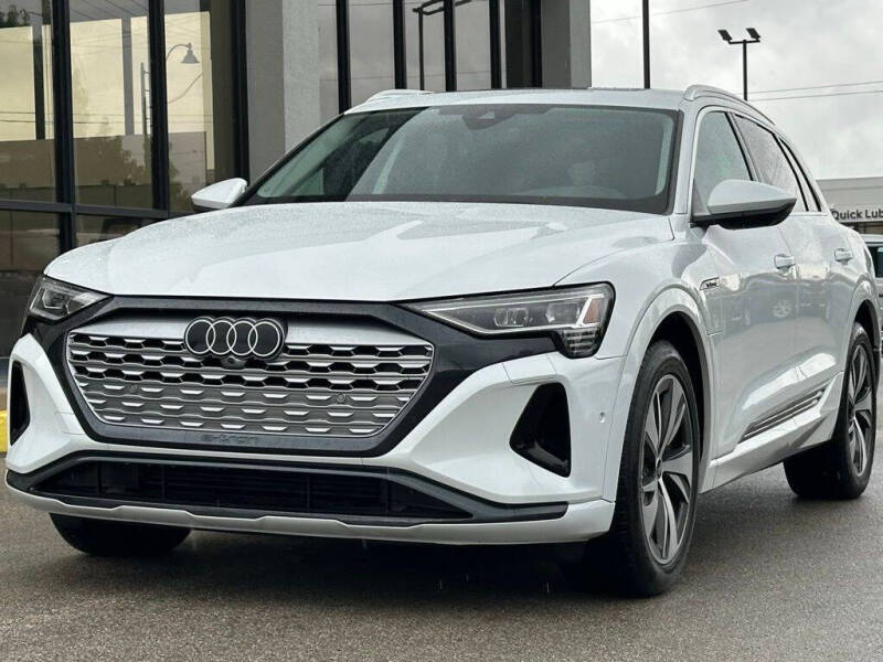 2024 Audi Q8 e-tron quattro Premium Plus