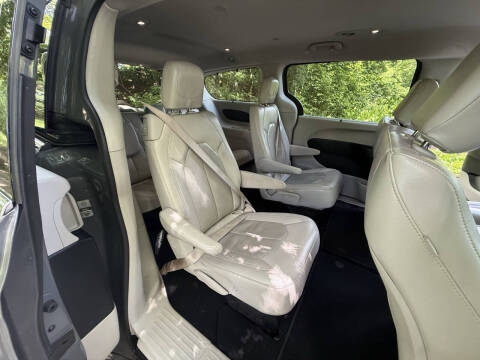 2021 Chrysler Pacifica Touring L