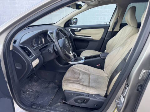 2016 Volvo XC60 T6 Drive-E