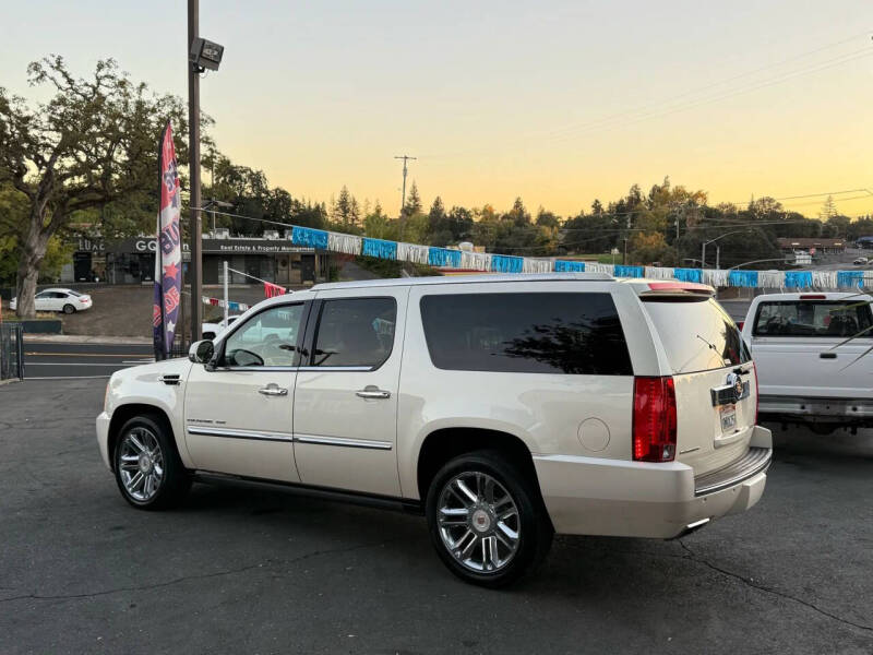 2013 Cadillac Escalade ESV Platinum Edition