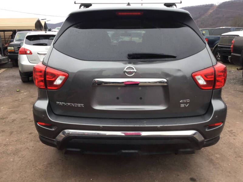 2017 Nissan Pathfinder SV