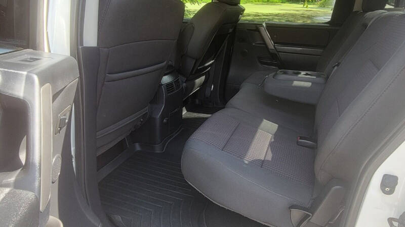 2011 Nissan Titan SL