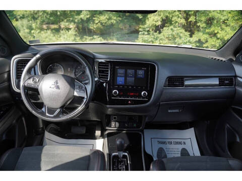 2020 Mitsubishi Outlander LE
