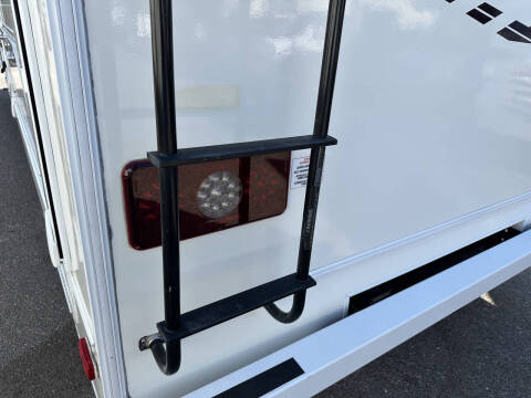 2019 Winnebago Outlook